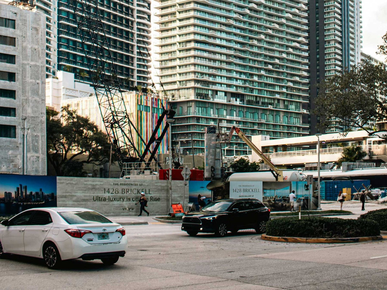 - Smart Brickell Tower The porte-cochère entrance of a contemporary Brickell building — the area where Smart Brickell Tower is located