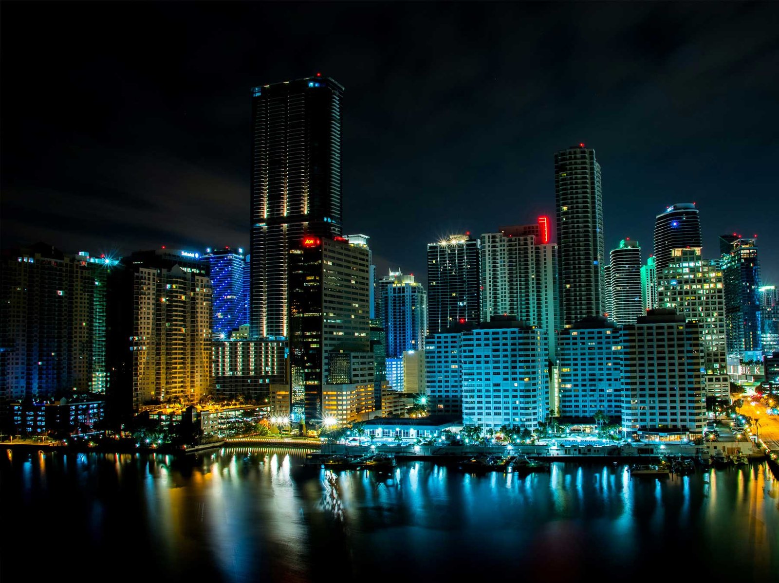 - Downtown Miami Waldorf Astoria Hotel and Residences Miami rendering, 300 Biscayne Boulevard supertall