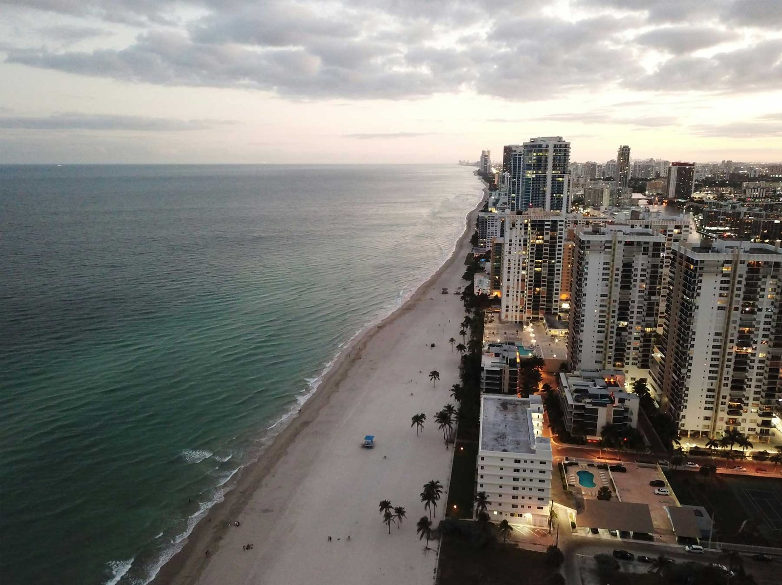 New condominium construction on Hallandale Beach Boulevard