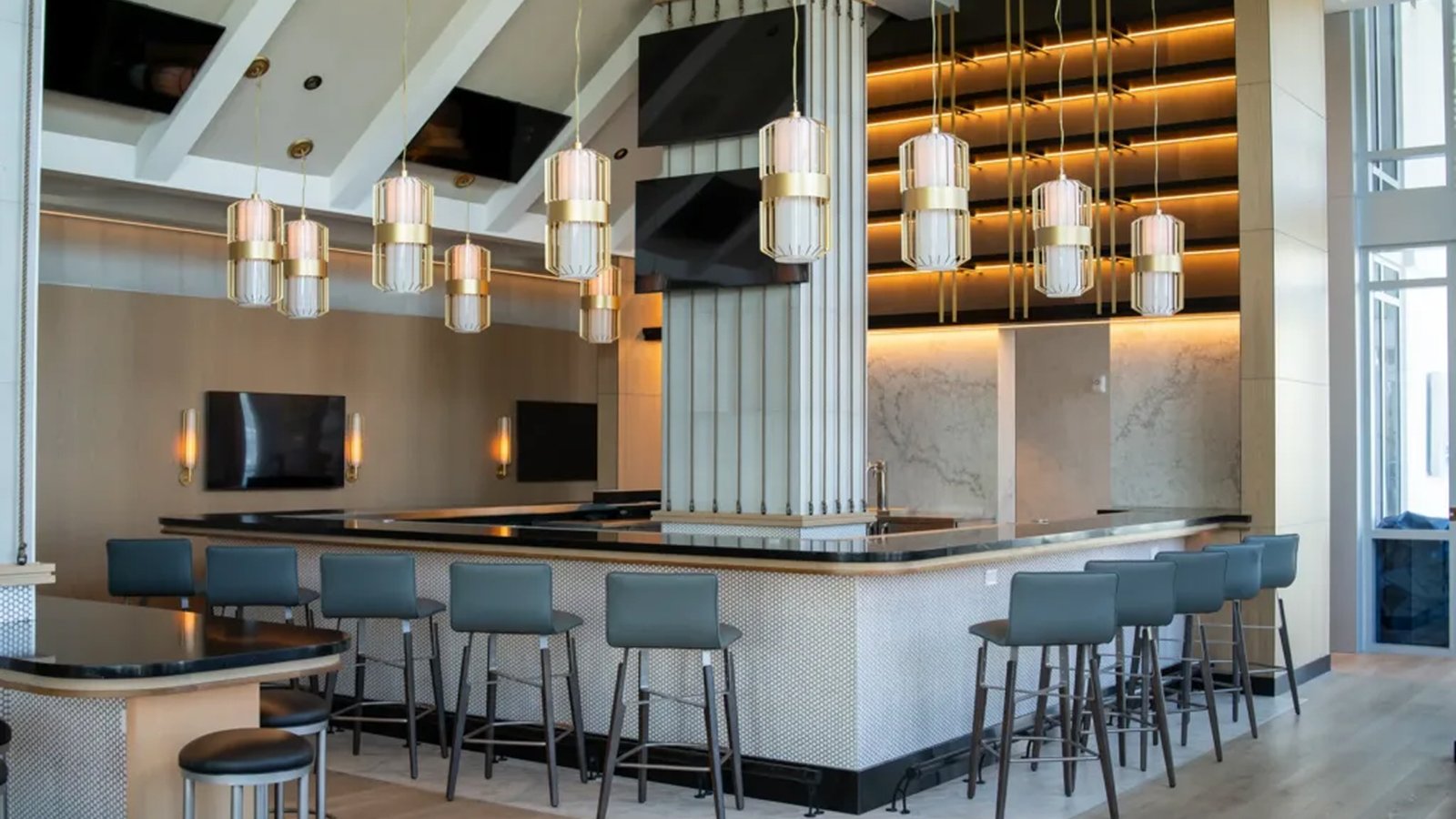 The bar at Nautilus 220