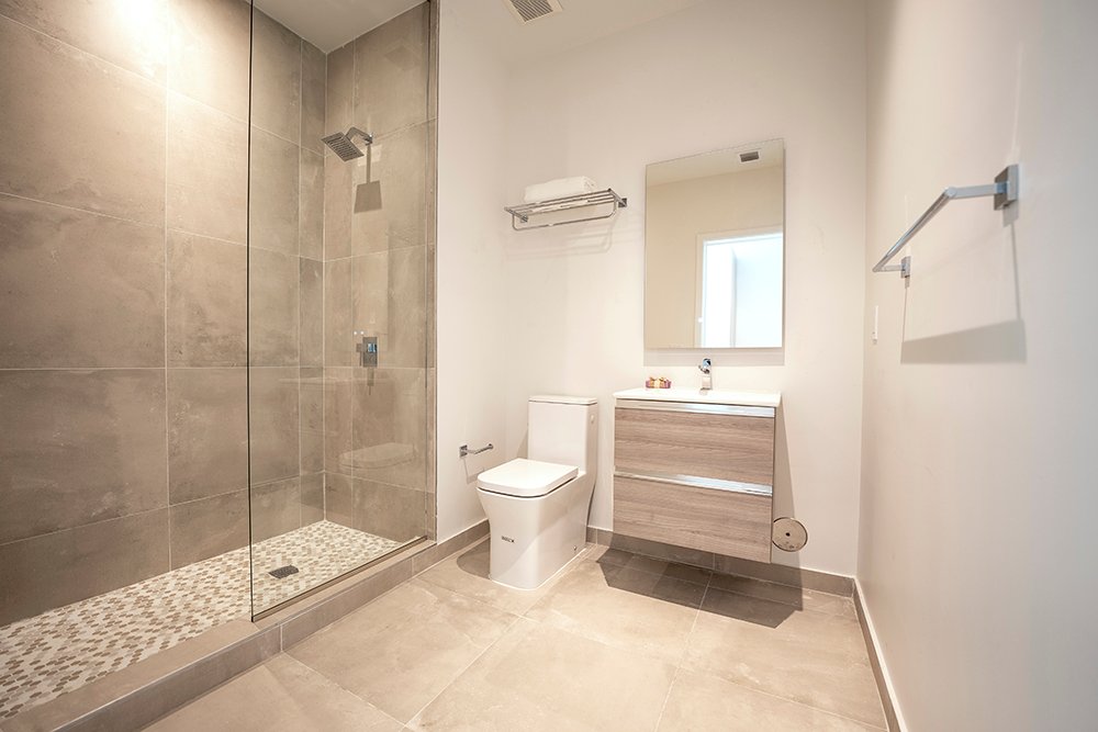 A finished bathroom at Smart Brickell