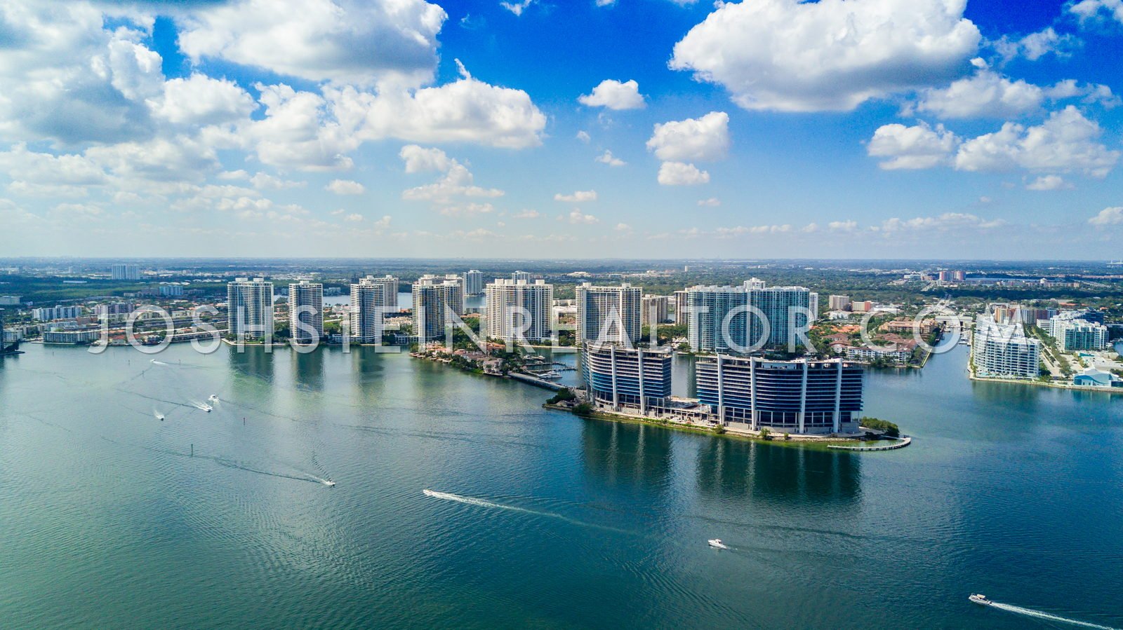 Aerial view of Prive in Aventura, Miami