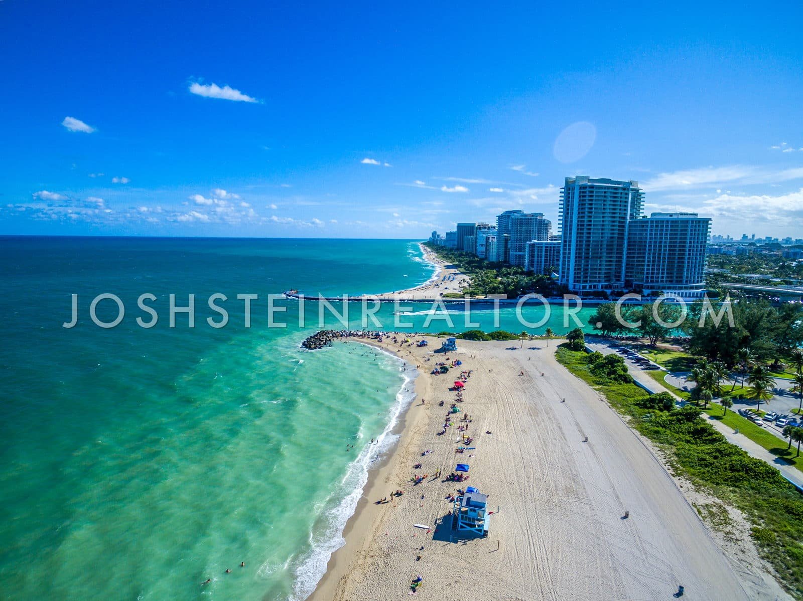 Aerial view of One Bal Harbour in Bal Harbour