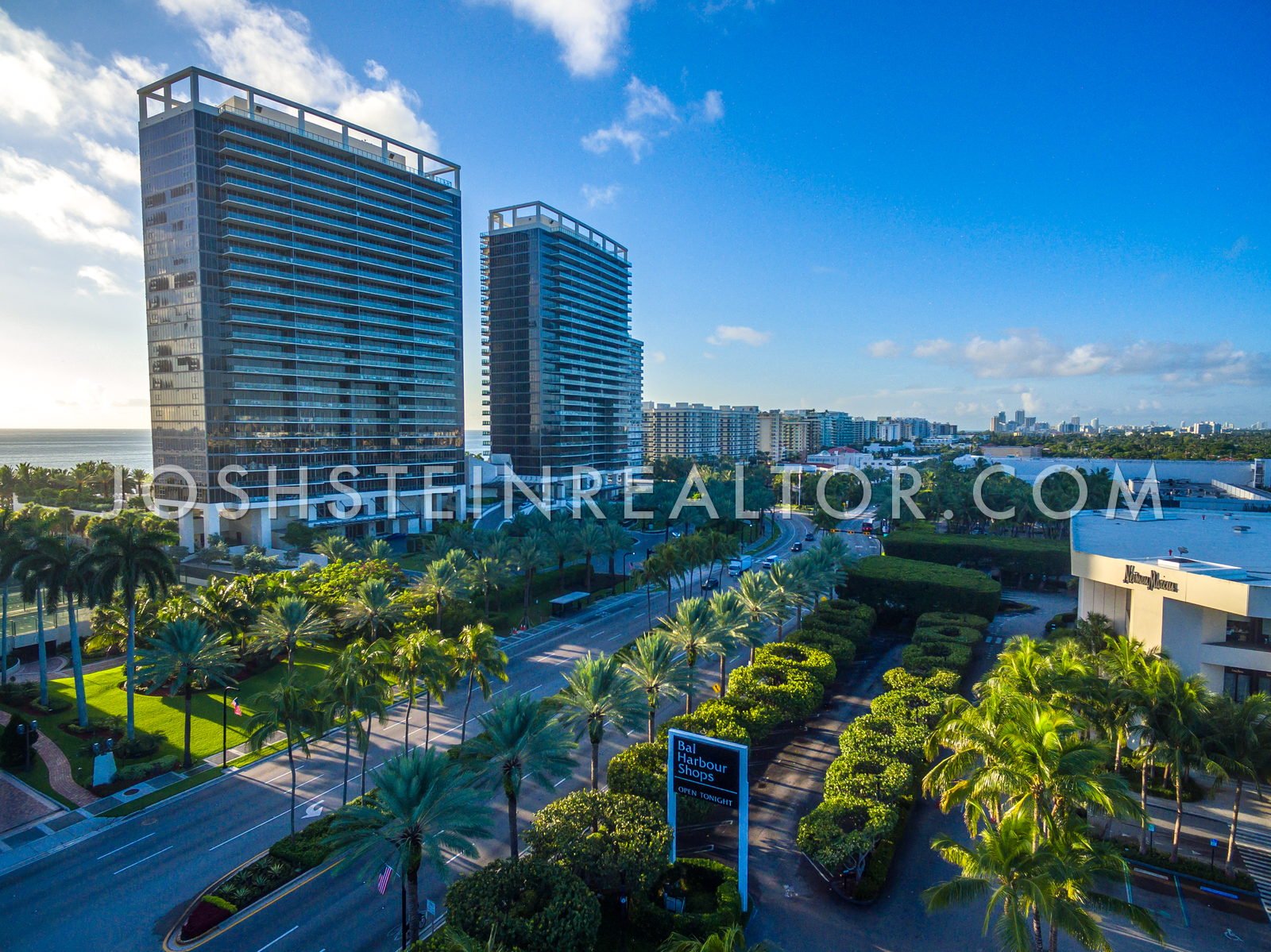 Aerial view of St. Regis Bal Harbour in Bal Harbour