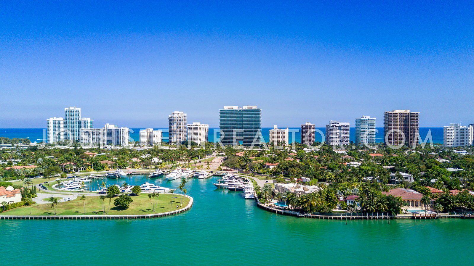 Aerial view of St. Regis Bal Harbour in Bal Harbour