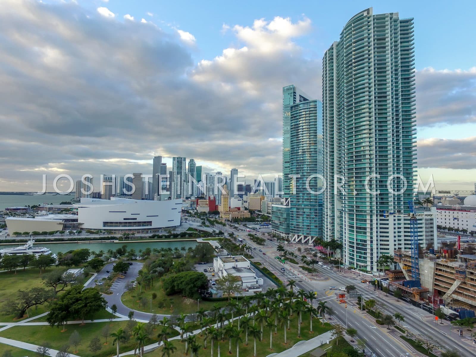 Aerial view of 900 Biscayne in Downtown Miami