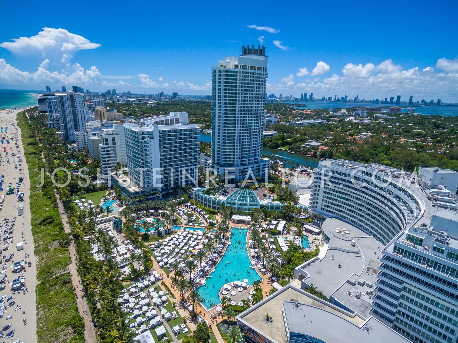 Aerial view of Fontainebleau in Miami Beach