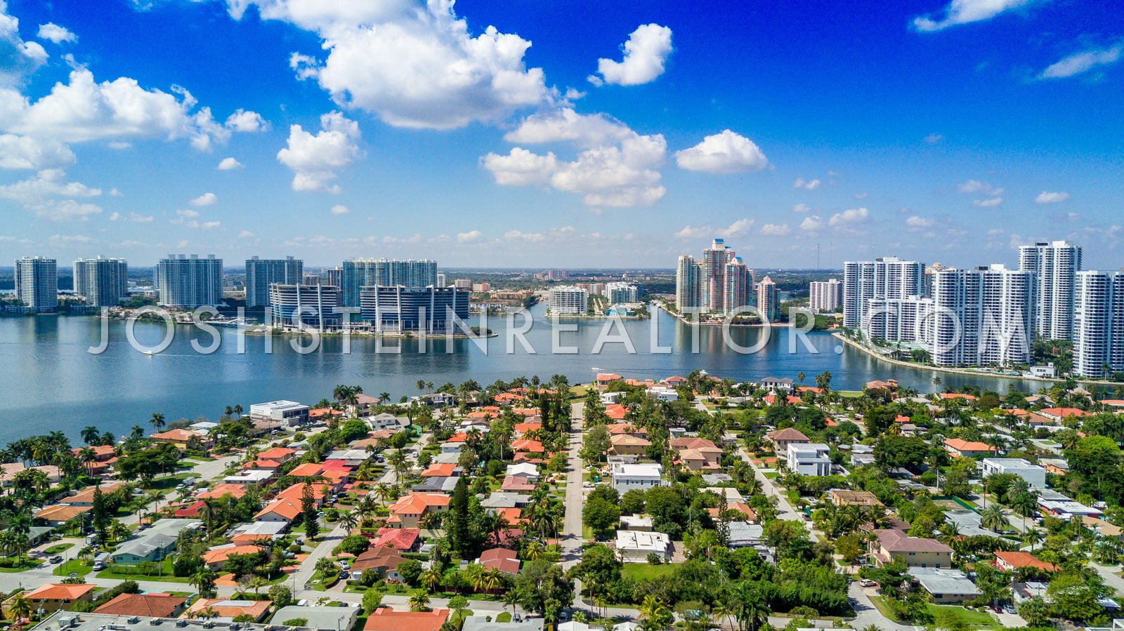 Aerial view of S in Sunny Isles Beach Luxury, Miami
